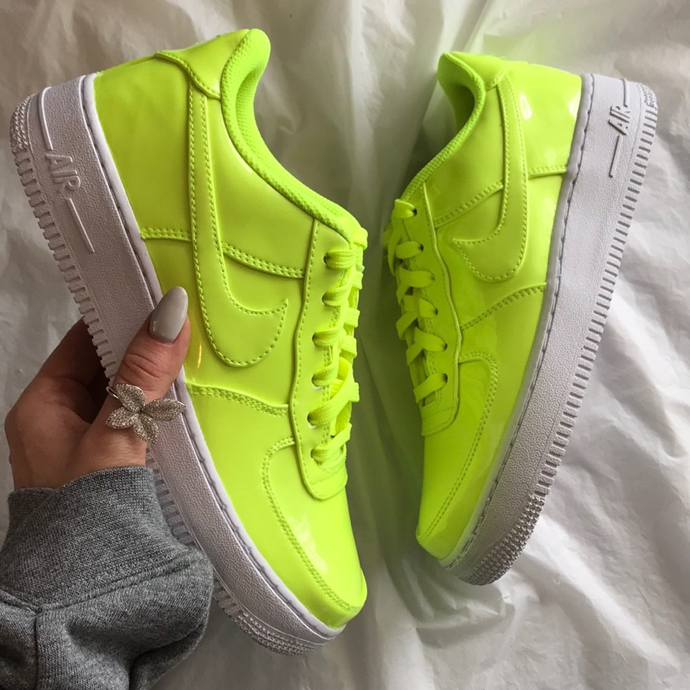 NWT Nike Air Force 1 Rare volt - Picture 5 of 8